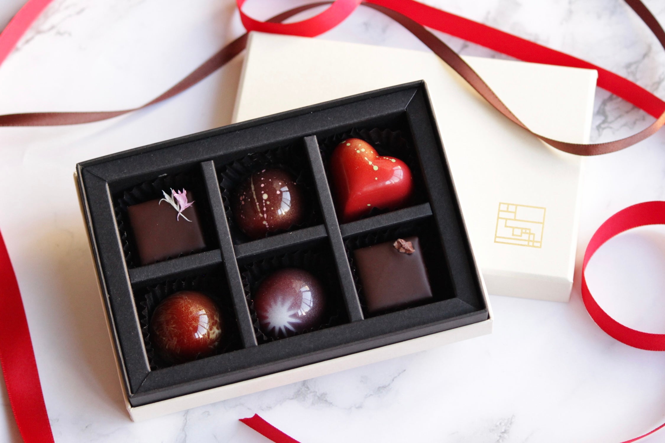 紅【 ﾙｰｼﾞｭ 】バレンタイン2026ショコラボックス