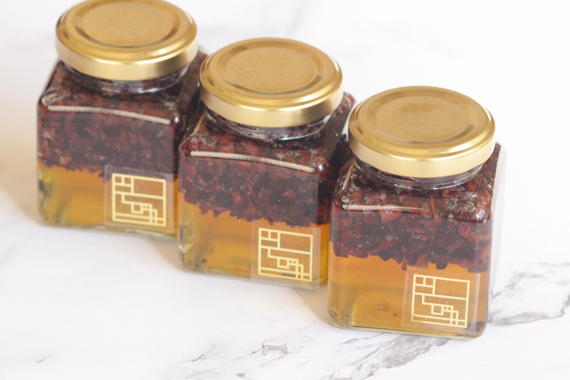 広島県産さとやまはちみつのカカオニブハニー