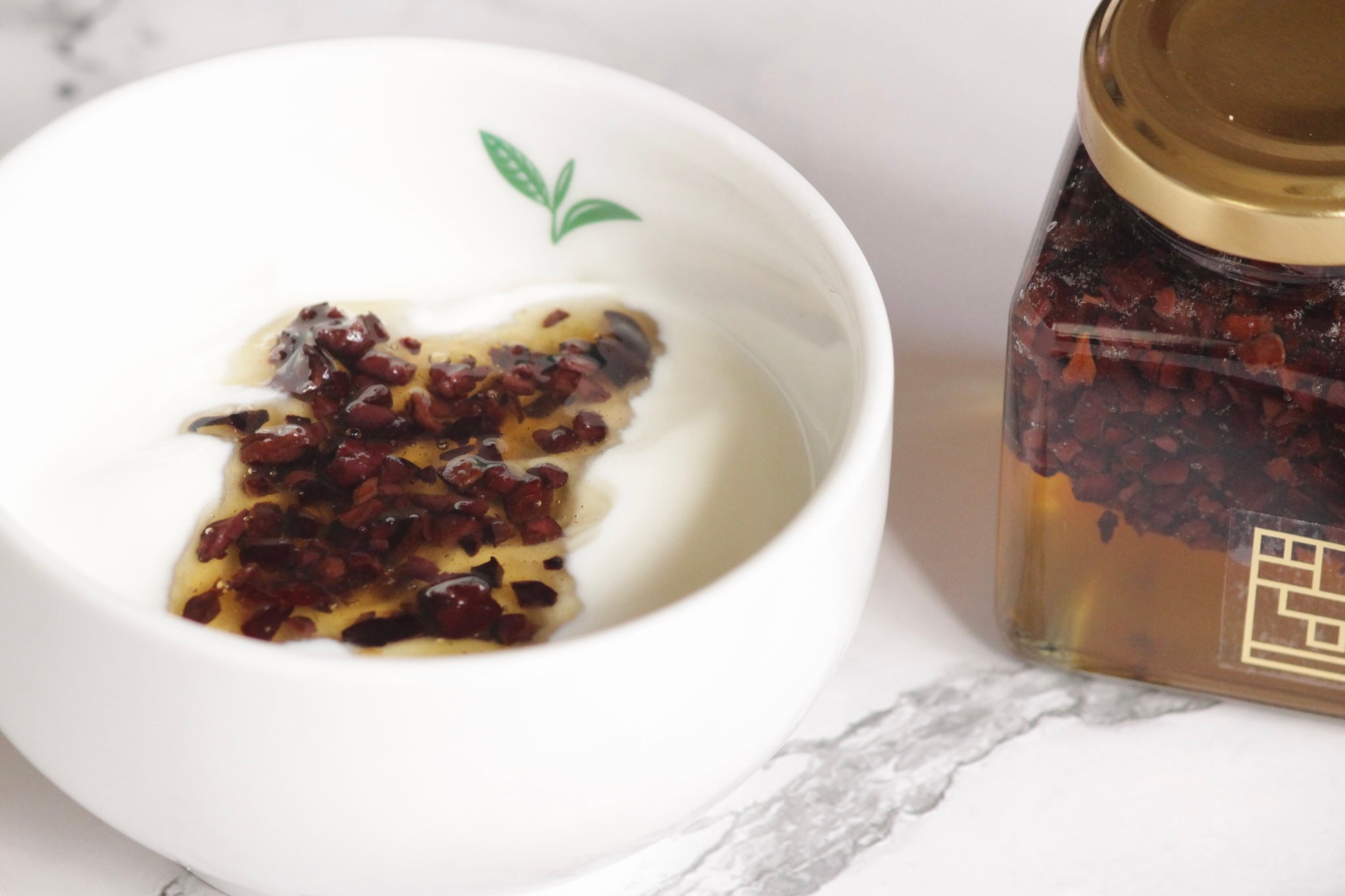 広島県産さとやまはちみつのカカオニブハニー